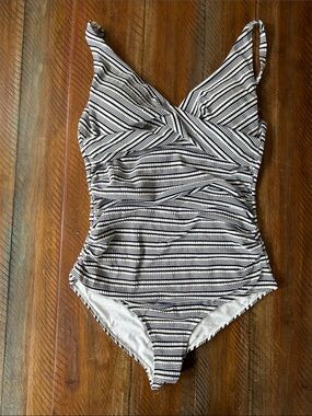 Women’s Nip Tuck Swimsuit Bathing Suit